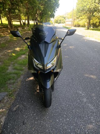 Yamaha T-MAX 530 Iron Max Negra/Oro