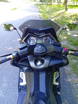 Yamaha T-MAX 530 Iron Max Negra/Oro