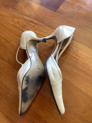 Zapatos de tacón beige