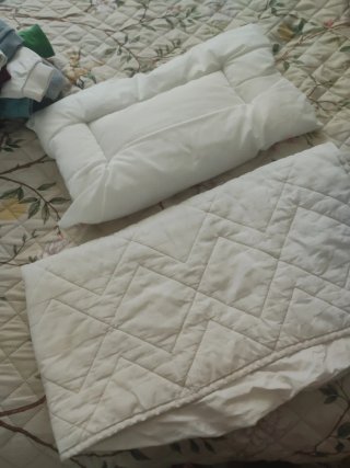 Almohada y protector cuna grande