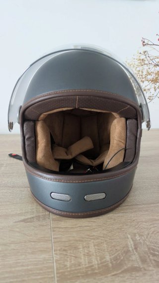 Casco By City Negro y Marrón
