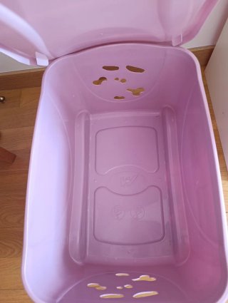 Caja de plástico Alma rosa con tapa