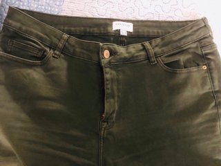 Pantalón verde militar Cortefiel Talla 44