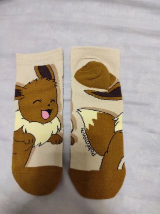Calcetines Pokémon Eevee y Pikachu
