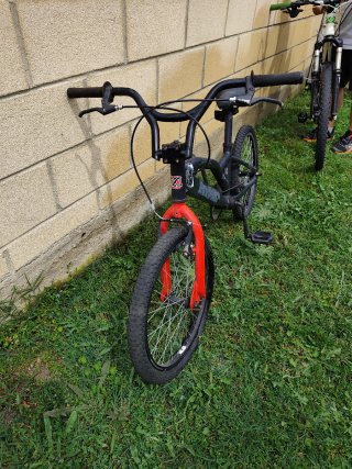 Bicicleta BMX infantil