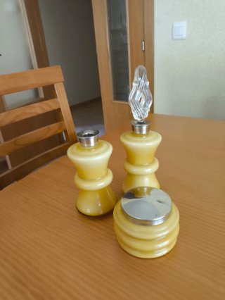 Juego de tocador vintage amarillo
