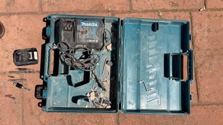 Taladro Atornillador Makita 12V con Accesorios