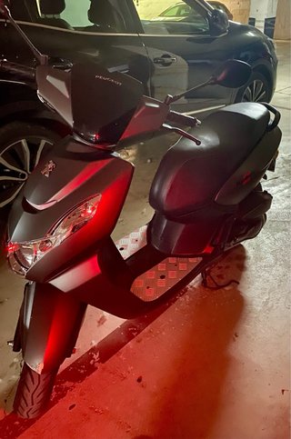Peugeot Kisbee 49cc Scooter 2T RS