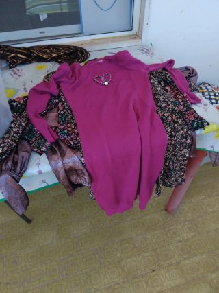 Maglia fantasia floreale nera