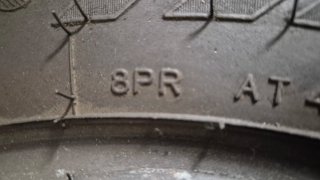 Neumáticos 215/65 R16c 109/107R (2 meses uso)