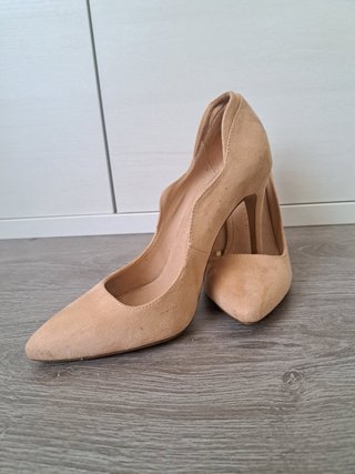 Zapatos de tacón beige mujer