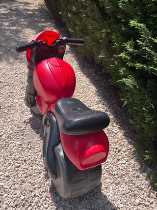 Moto correpasillos Feber Roja
