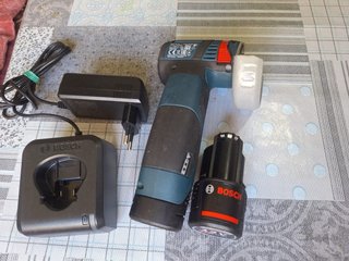 Radial Bosch 12V con 2 baterías y cargador