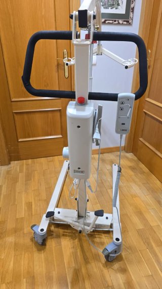 Grúa eléctrica con 2 lonas. Ideal para domicilio.