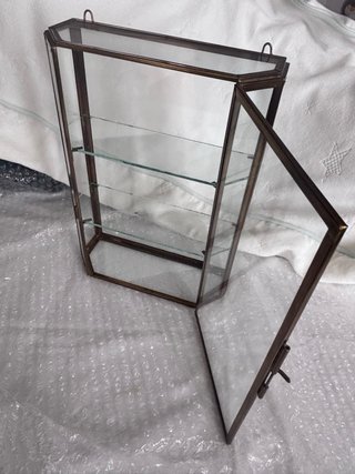Vitrina cristal metal dorado