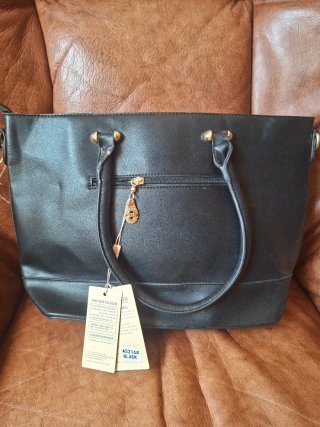 Bolso de hombro negro