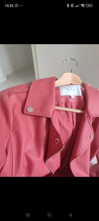 Chaqueta Biker Polipiel Vila .Color  coral.Talla S