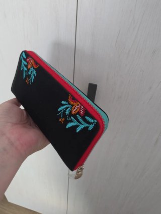 Cartera Desigual bordada