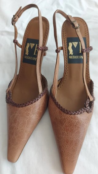 Zapatos de tacón beige talla 38