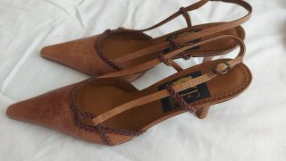 Zapatos de tacón beige talla 38