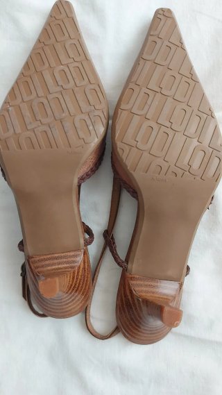 Zapatos de tacón beige talla 38