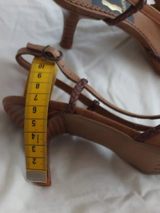 Zapatos de tacón beige talla 38