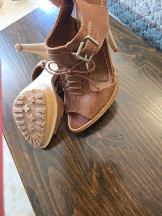 Sandalias Gloria Ortiz T36 tacón cuero marrón