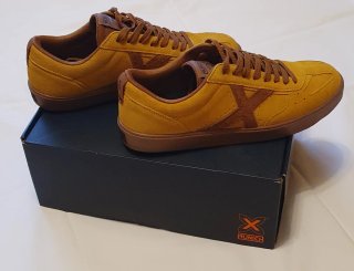 Zapatillas Munich Marrones y Amarillas