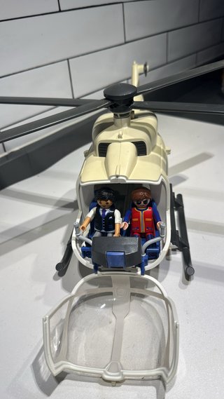 Helicóptero Playmobil con muñecos