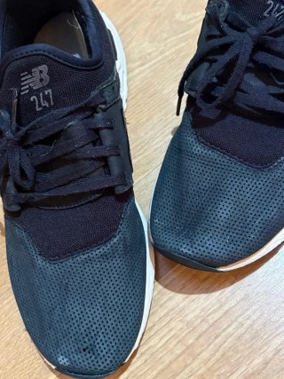 Zapatillas New Balance 247 Negras y Blancas