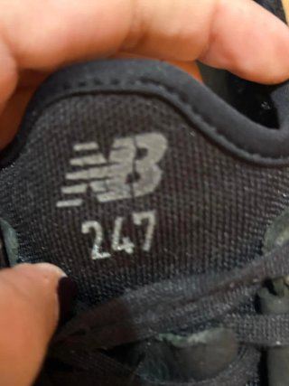 Zapatillas New Balance 247 Negras y Blancas