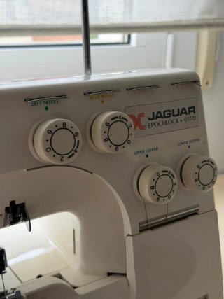 Máquina Overlock Wertheim Jaguar 055