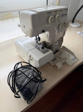 Máquina Overlock Wertheim Jaguar 055