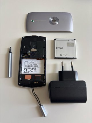 Sony Ericsson Vivaz U5i Libero + Stilo Originale +