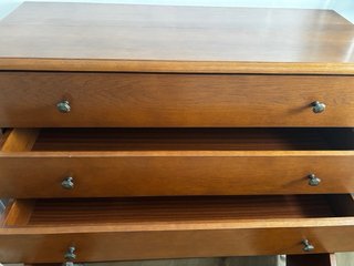 Cómoda de madera 3 cajones y 2 puertas