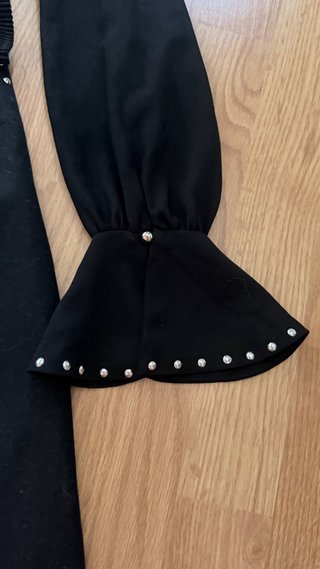 Vestido Sfera Negro Volantes y Tachuelas Talla S