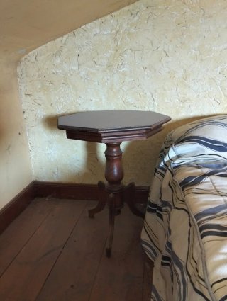 Mesilla de madera octogonal