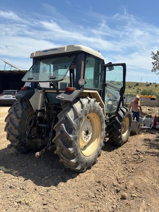 Tractor Lamborghini con Pala El Leon