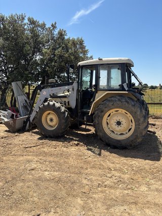 Tractor Lamborghini con Pala El Leon