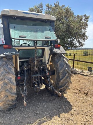 Tractor Lamborghini con Pala El Leon