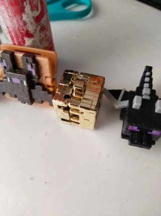 Figuras Minecraft: Dragón, murciélagos ybloque oro