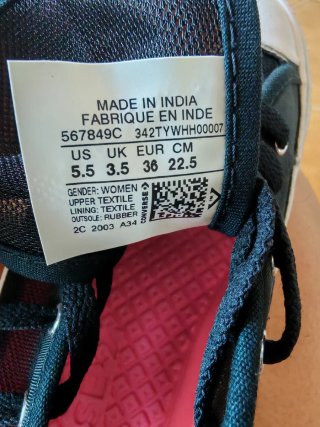 Zapatillas Converse Negras y Rojas