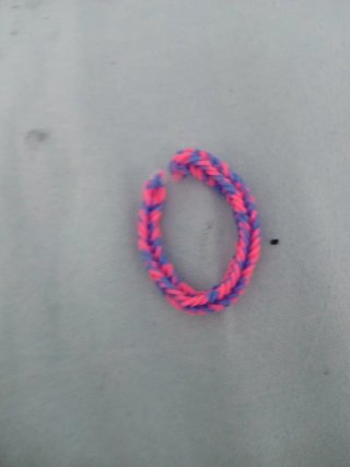 Las de un color valen 1€ las de dos colores 1,10
