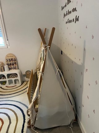 Cama tipi Kave Home + colchón + sábanas + barrera