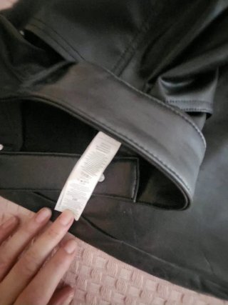 Pantalón negro Mango Talla M