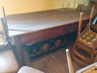 Mesa de madera rústica
