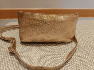 Bolso bombonera piel dorado