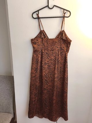 Vestido Midi Animal Print Zara