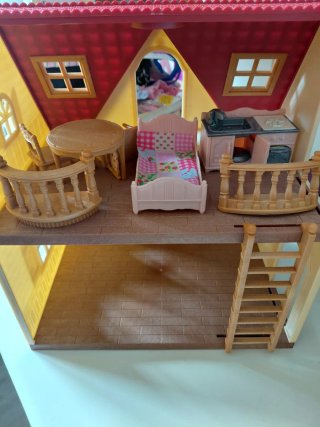Sylvanian Families Casa Tejado Rojo