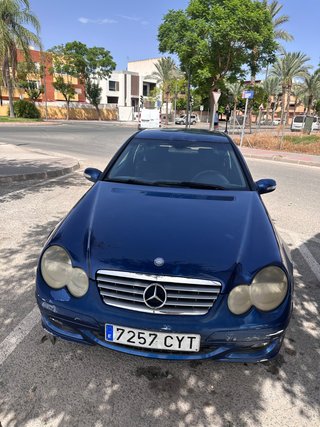 Mercedes-Benz Clase C 2004